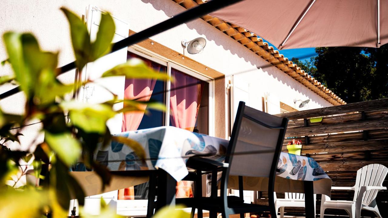 Sous Les Pins Gites Et Chambres D'Hotes La Londe-les-Maures ภายนอก รูปภาพ