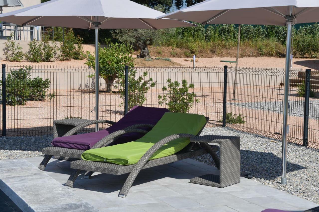 Sous Les Pins Gites Et Chambres D'Hotes La Londe-les-Maures ภายนอก รูปภาพ